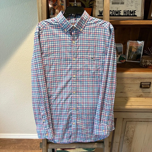 Vineyard Vines Other - Vineyard Vines men’s performance classic fit Tucker shirt size *medium